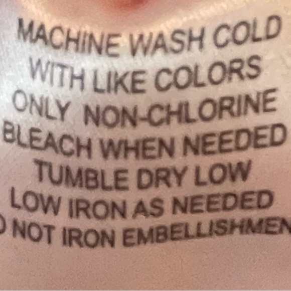 Alfred Dunner Plus Size Top & Capris
$30 for 2-Piece Set or $15 for each piece - Picture 4 of 11